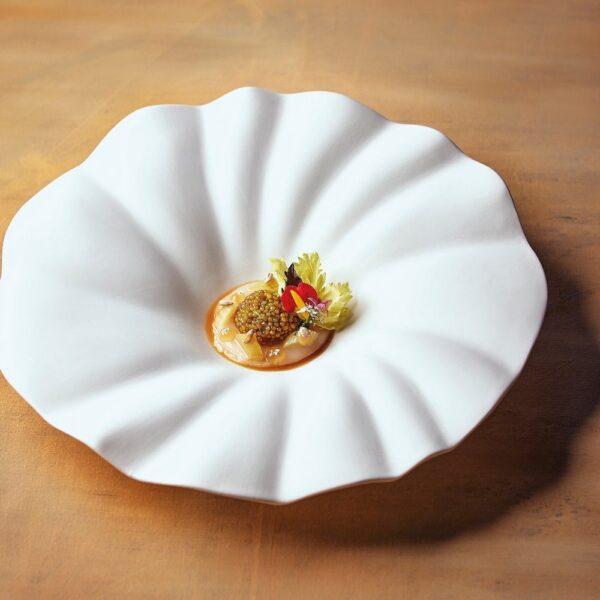 Flower Plate 31cm - Matt/Shiny Sanded Rim - Shiny Centre