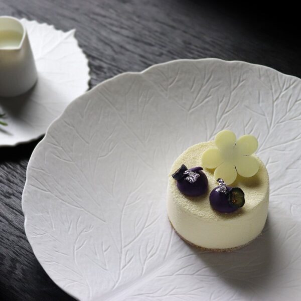 Le Marche Salad Plate 27x3cm - Biscuit Outside - Shiny Celadon Inside