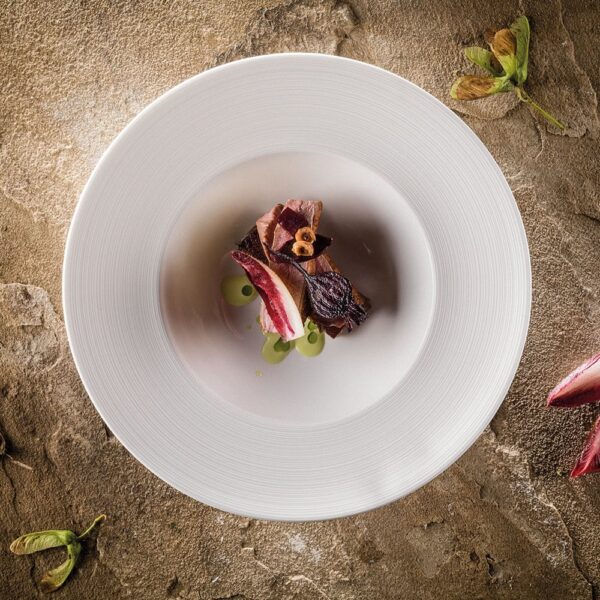 Saturn 24cm Rimmed Bowl
